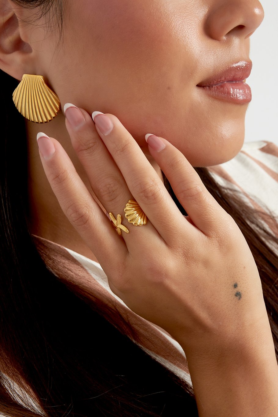 Adjustable shell & starfish ring