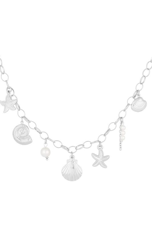 Ketting met speelse schelpbedels