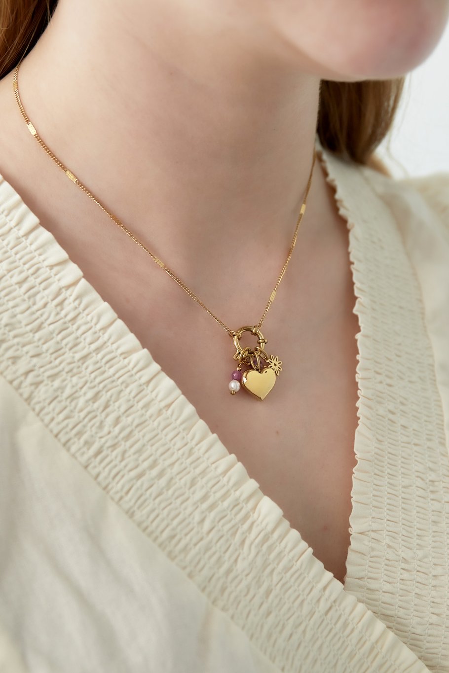 Necklace with 5 interchangeable charms